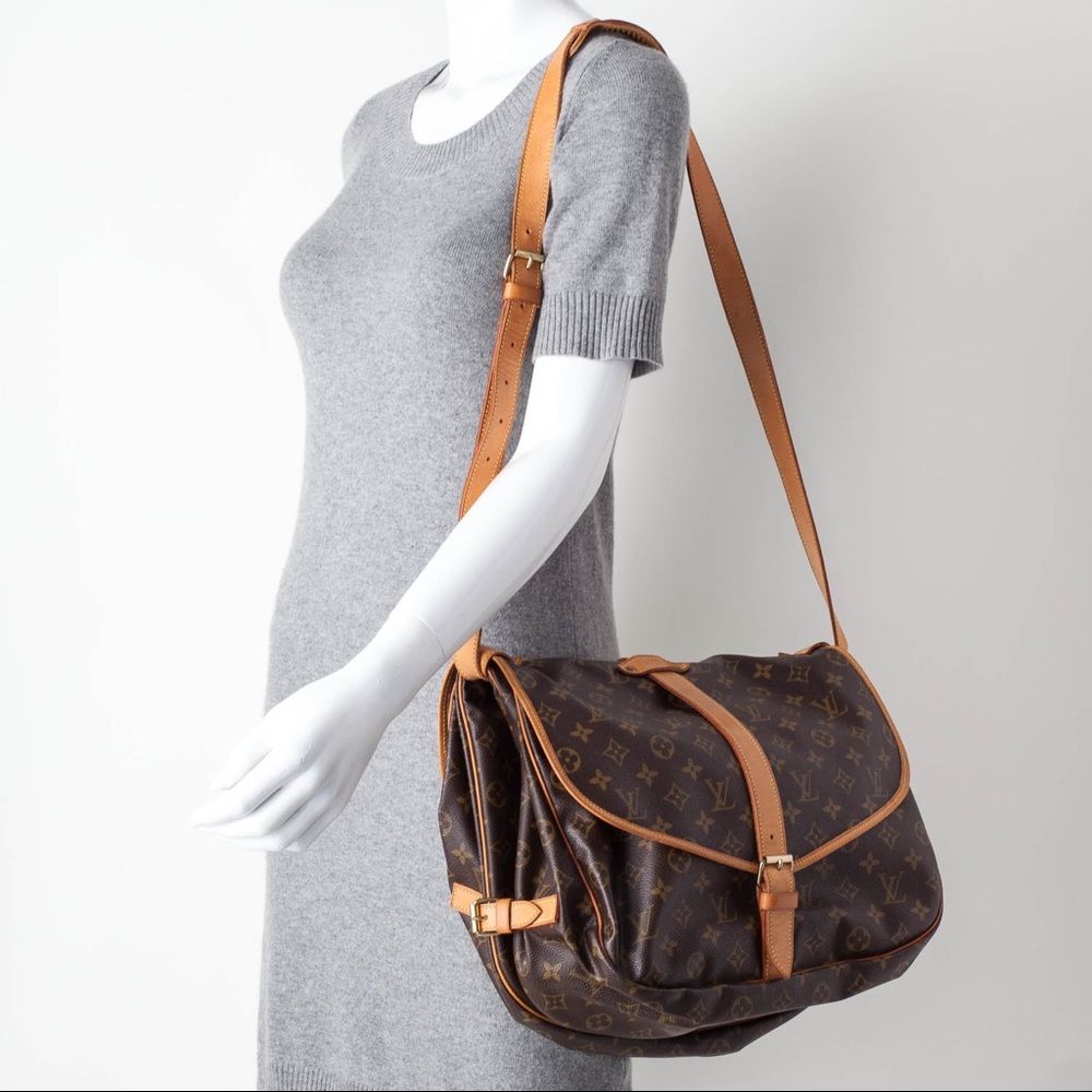 AUTHENTIC LOUIS VUITTON SAUMUR 35 MESSENGER BAG
